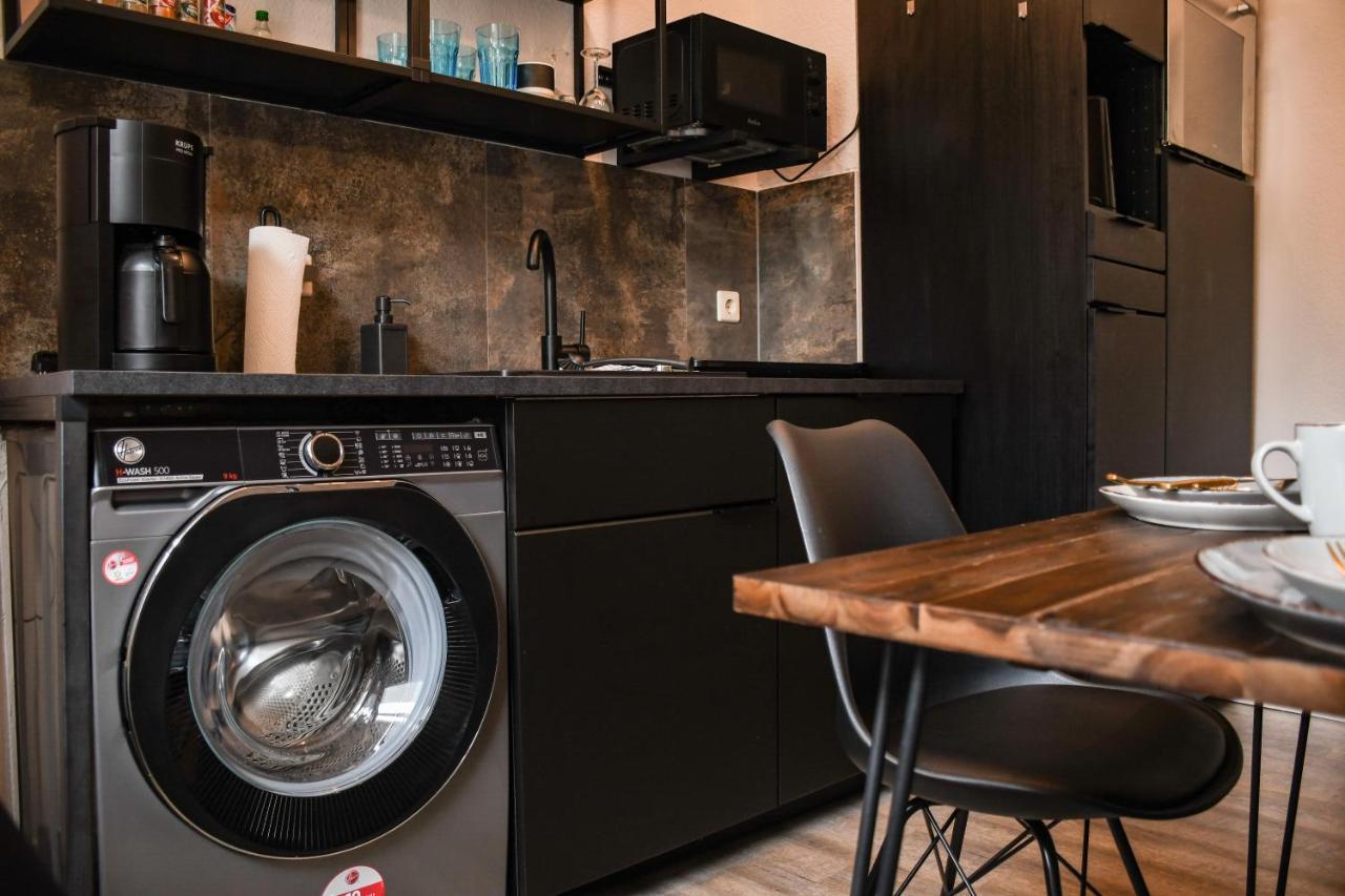 Moderne Ferienwohnung In Direkter Naehe Zur Uni, Netflix Gratis, Wlan, Waschmaschine, Geschirrspueler, Zentrum, Chemnitz Luaran gambar
